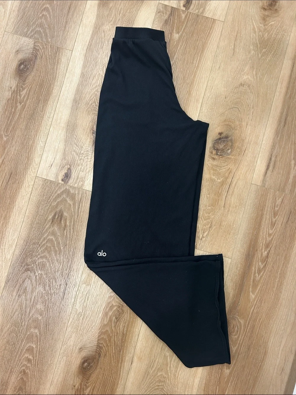 ALO Black Ribbed Lounge Pant